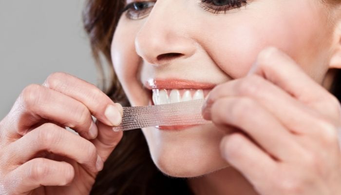 Teeth cleaning naturally